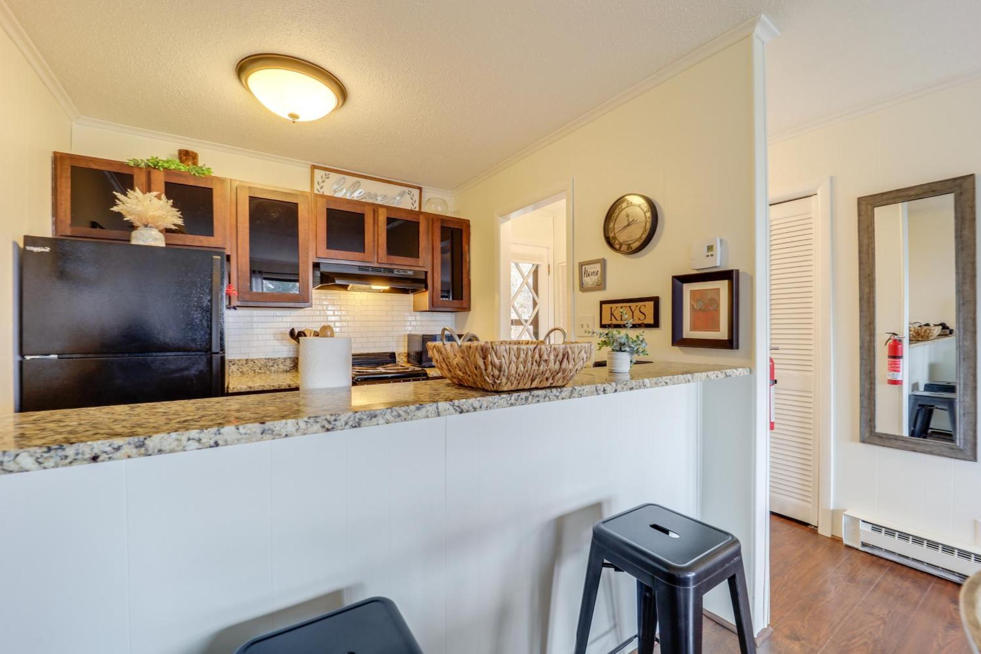 Beech Mountain Studio With Balcony Less Than 1 Mi To Skiing! 외부 사진