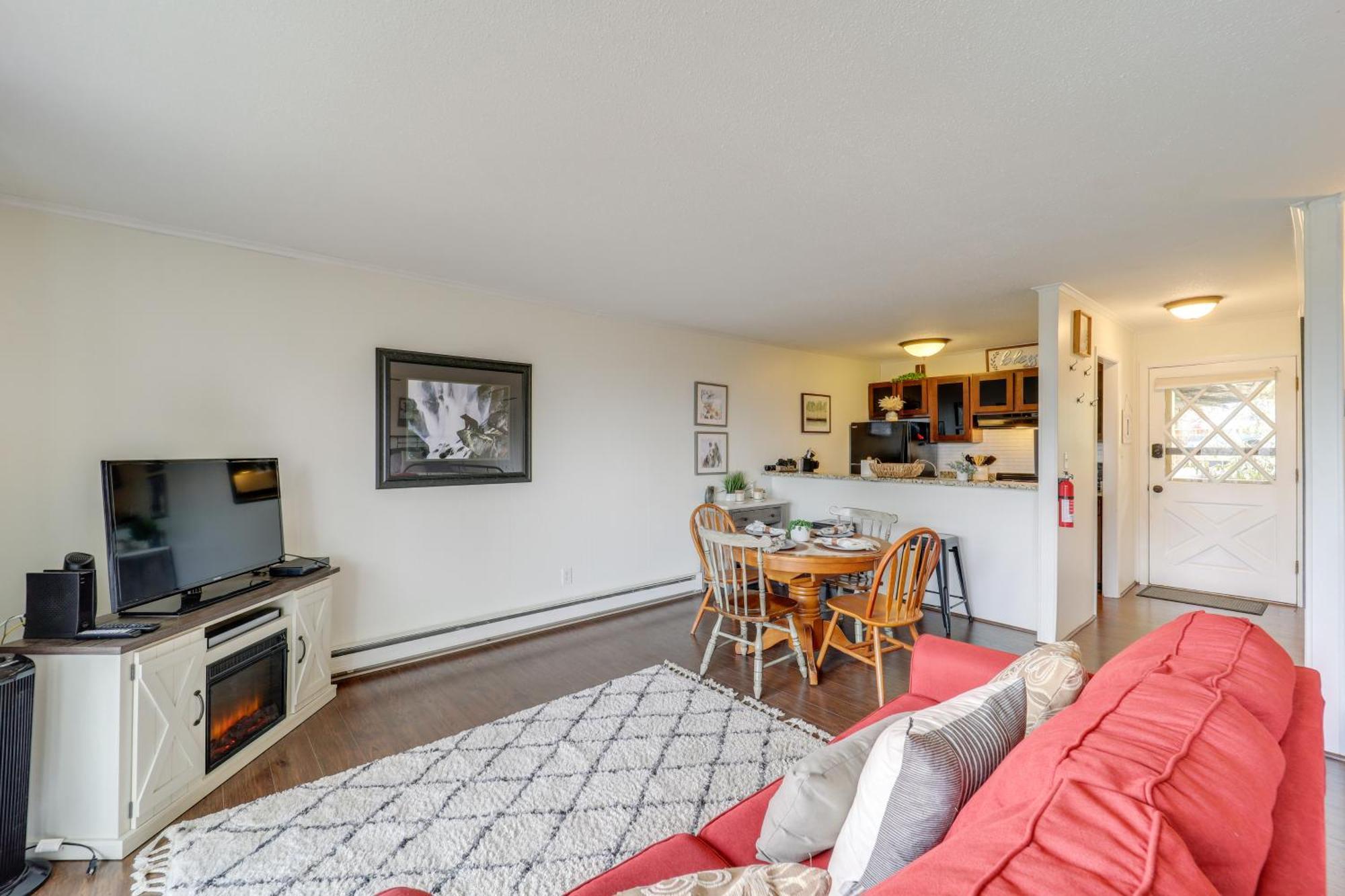 Beech Mountain Studio With Balcony Less Than 1 Mi To Skiing! 외부 사진