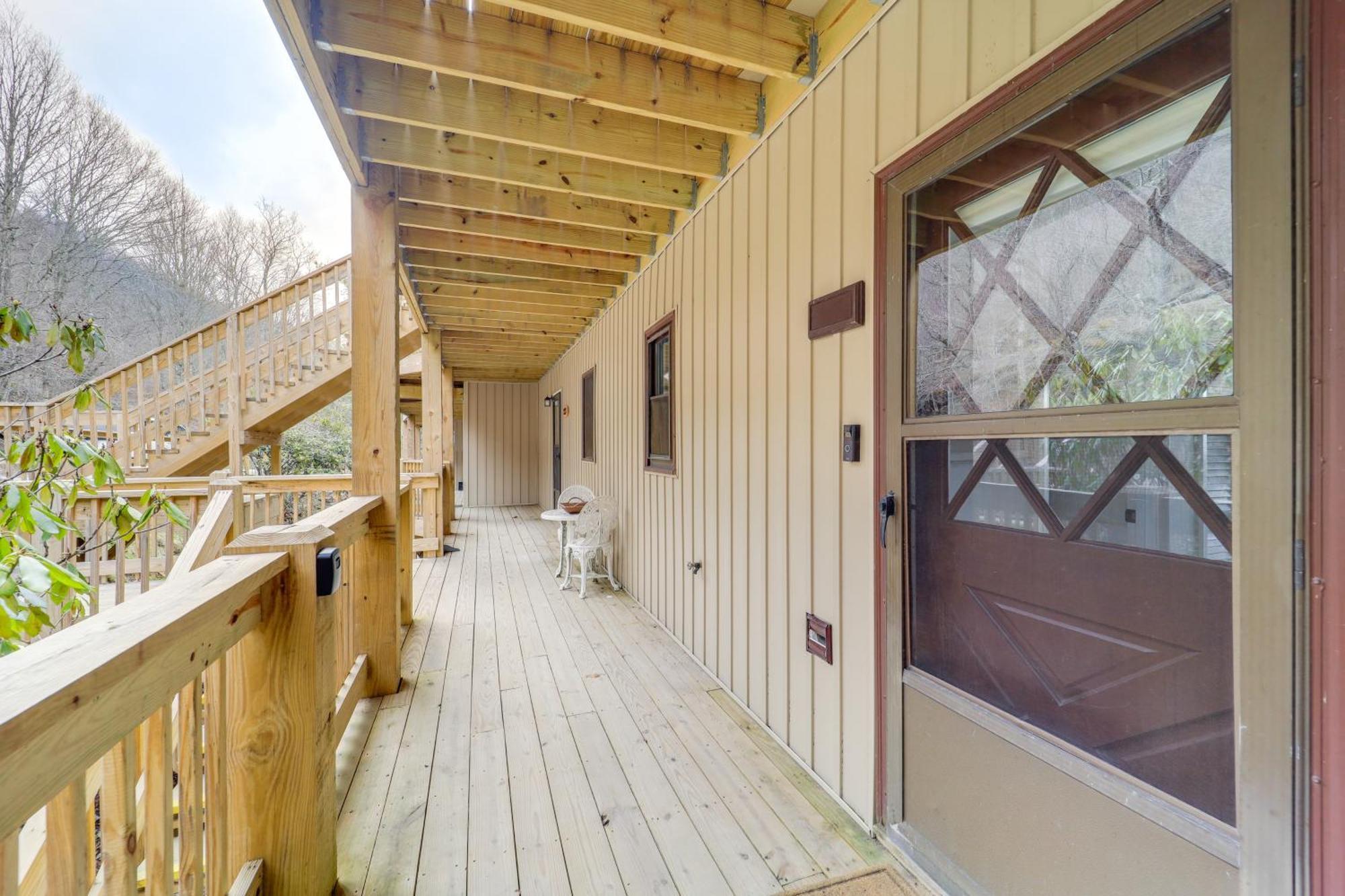 Beech Mountain Studio With Balcony Less Than 1 Mi To Skiing! 외부 사진