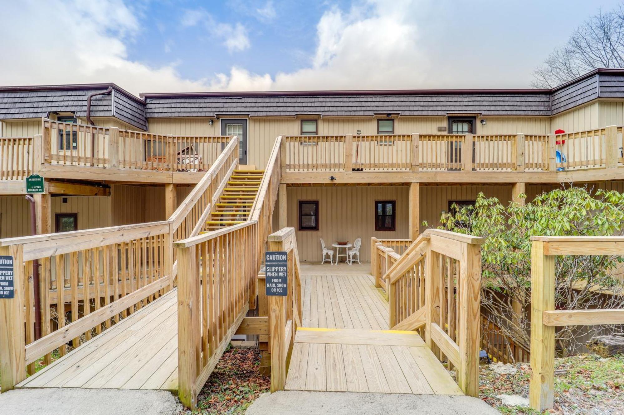 Beech Mountain Studio With Balcony Less Than 1 Mi To Skiing! 외부 사진